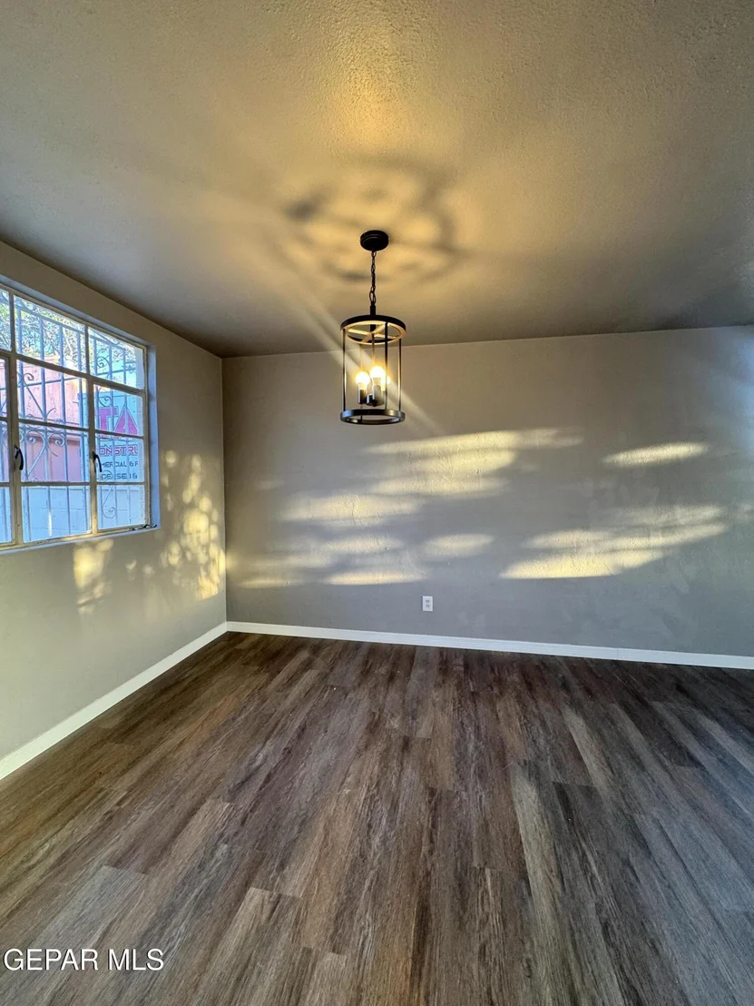 Photo of 828 OLSON Street