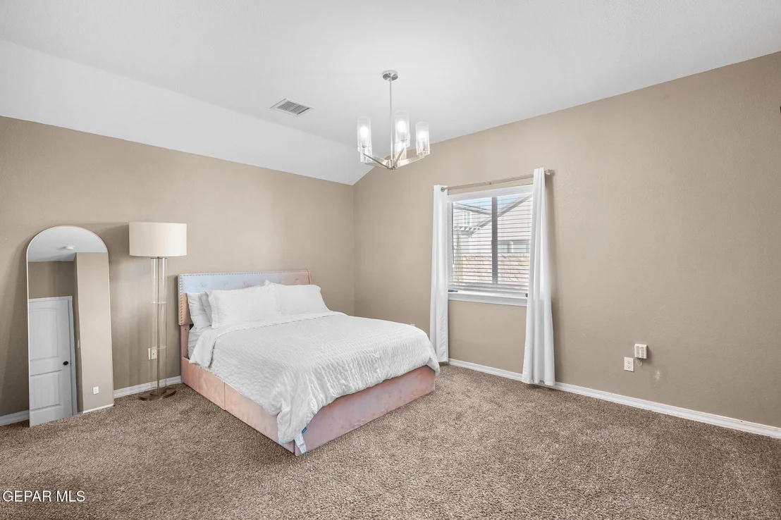 Photo of 1068 STOKE Street