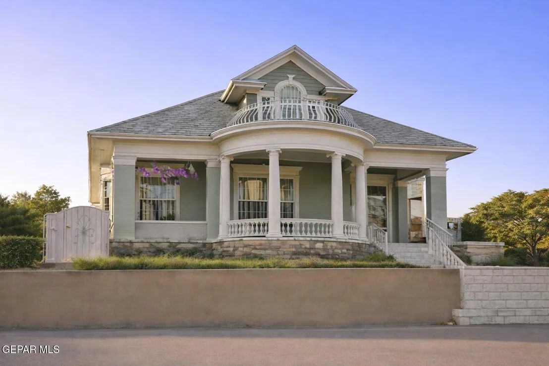 Photo of 521 RANDOLPH Drive