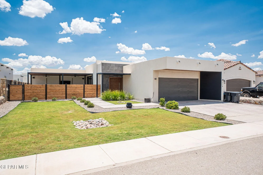 Photo of 316 RIO PINSAQUI Court