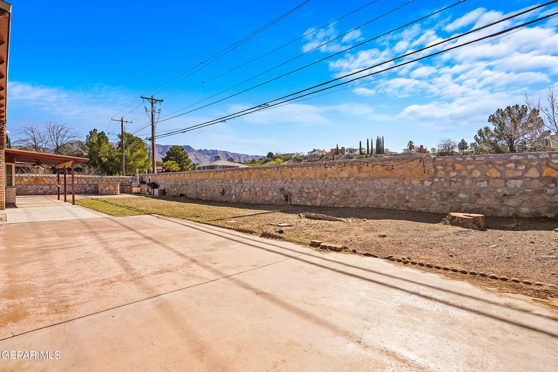 Photo of 700 DE LEON Drive