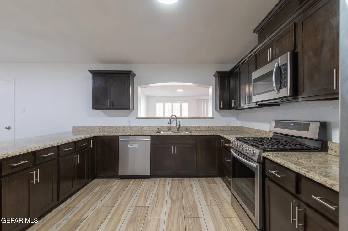 Photo of 14829 KINGSTON Road