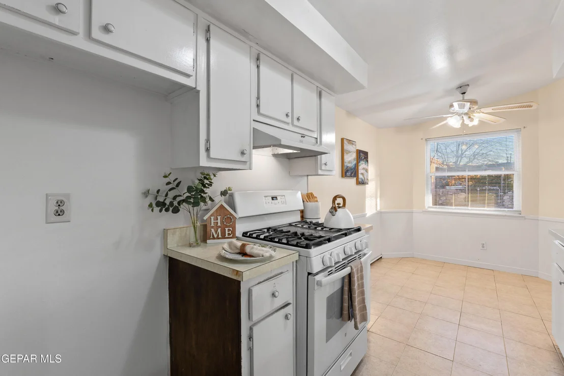 Photo of 332 CARNIVAL Drive