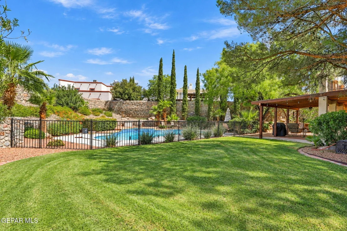 Photo of 1158 PINE RIDGE Way