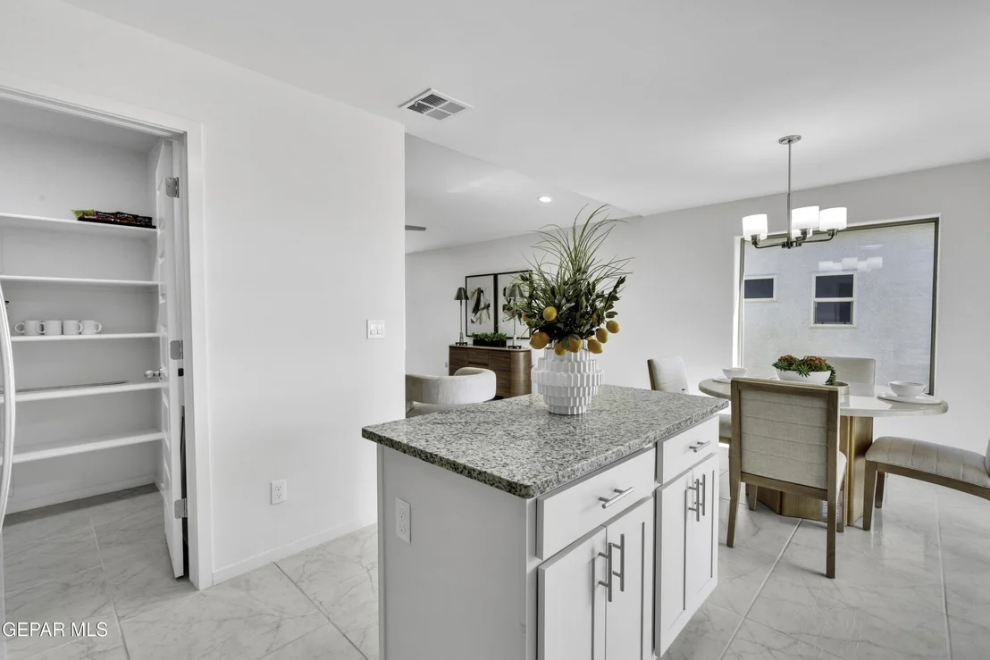 Photo of 904 SANDHURST Place