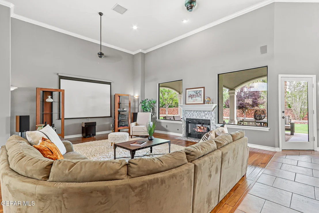 Photo of 5301 UPPER VALLEY Road