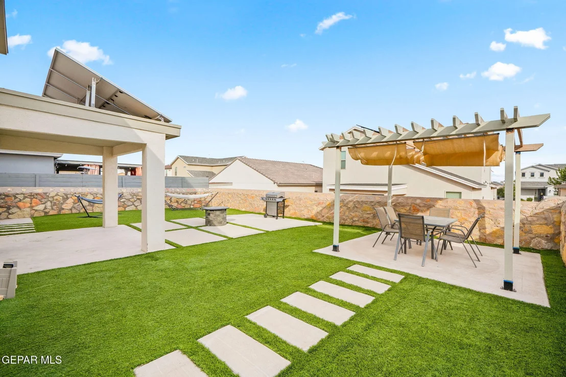 Photo of 5464 Stonehill Drive