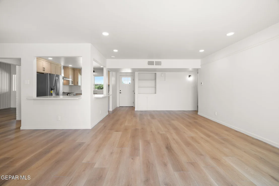 Photo of 4318 Larchmont Drive