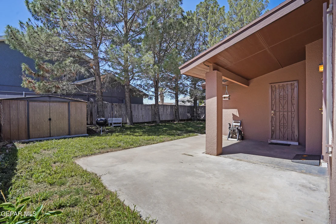 Photo of 5984 CHIPPENDALE Avenue