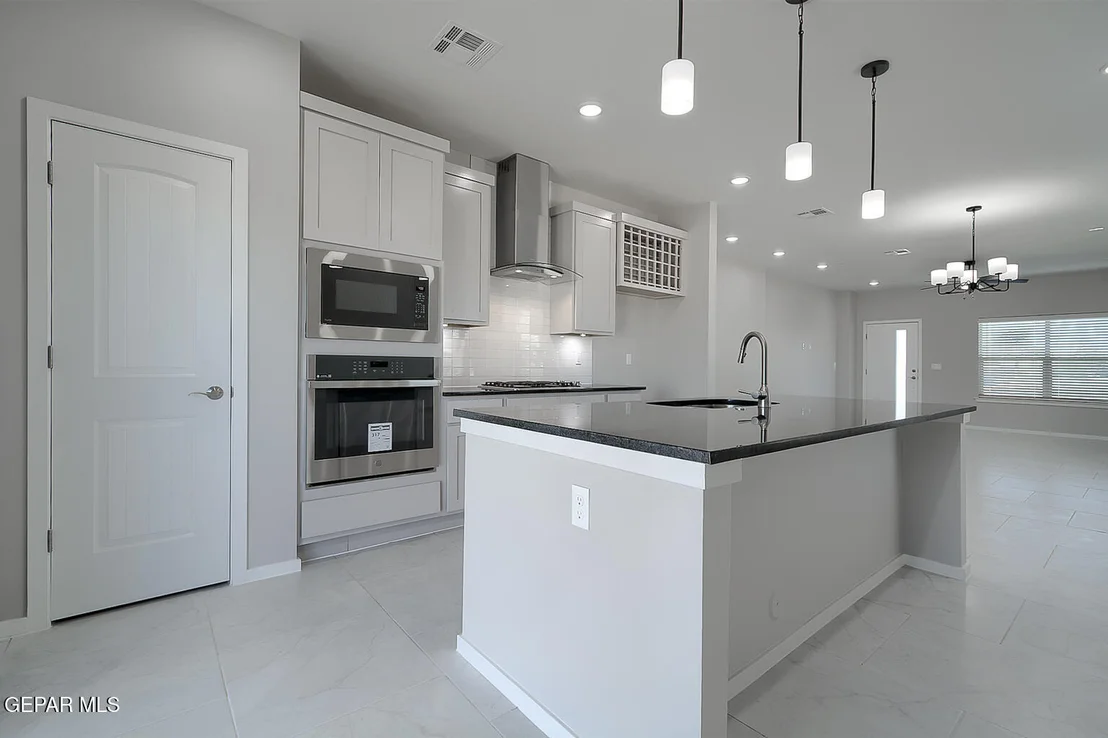 Photo of 13865 Summer Wave Avenue