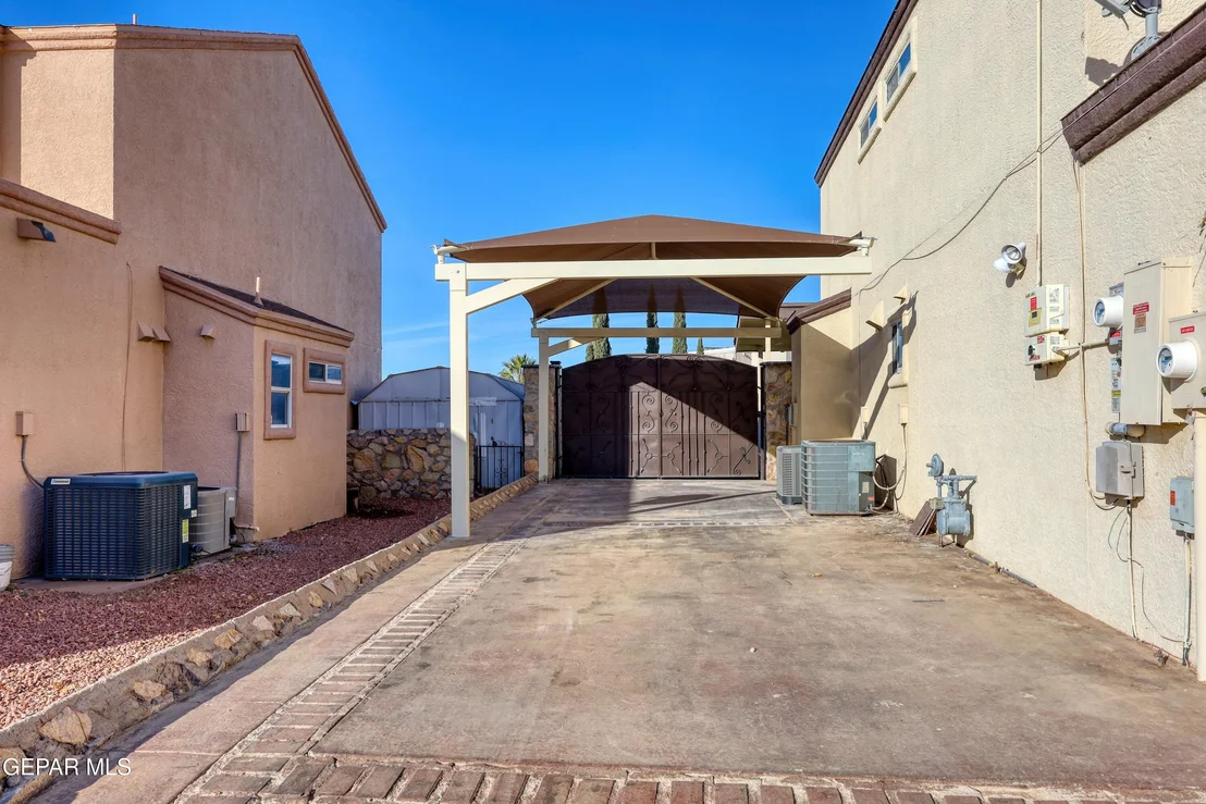 Photo of 409 EMERALD BLUFF Drive