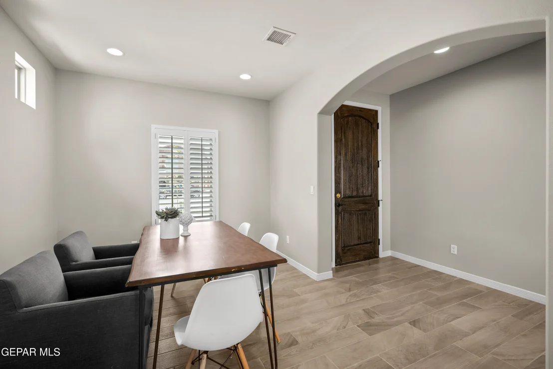 Photo of 12400 Amesbury