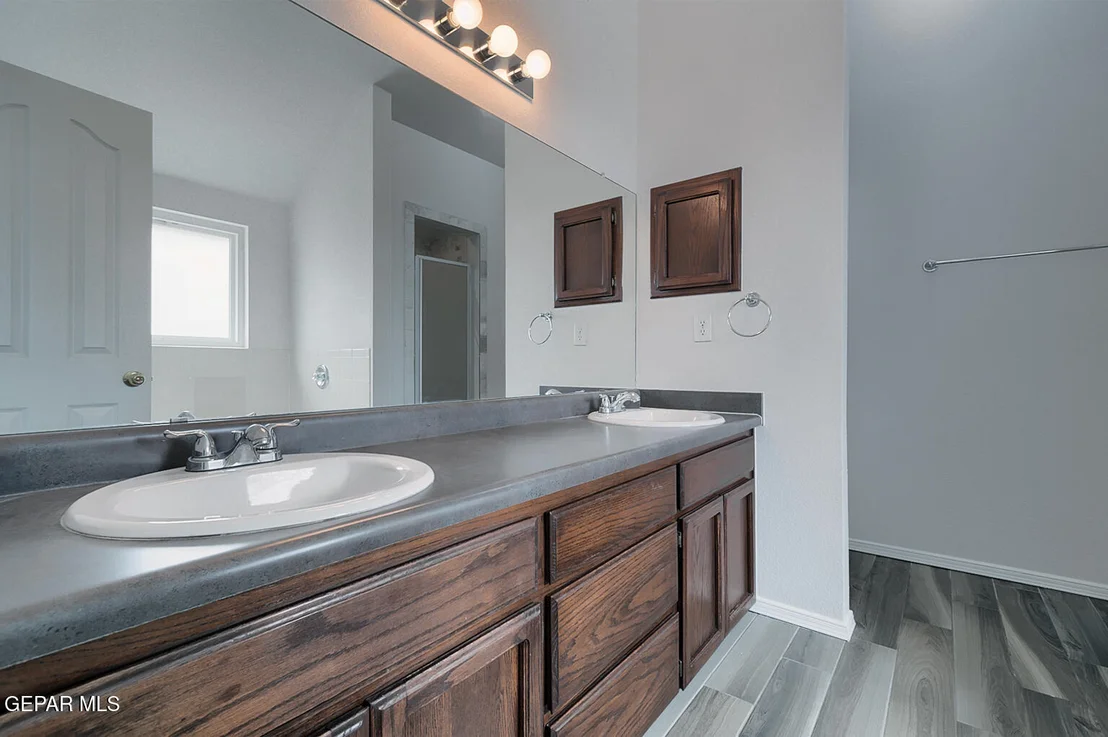 Photo of 455 Shadow Glen Court