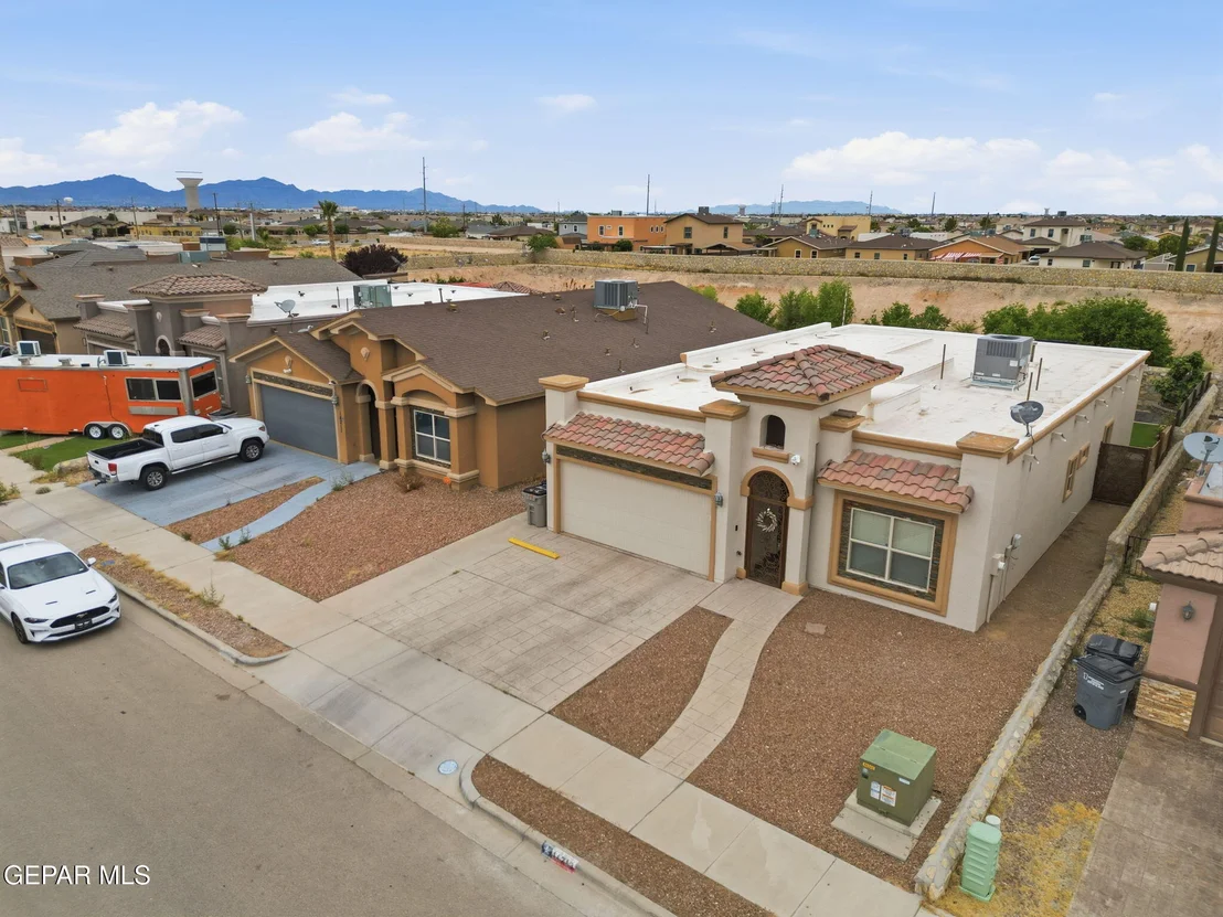 Photo of 14213 FABLED POINT Avenue