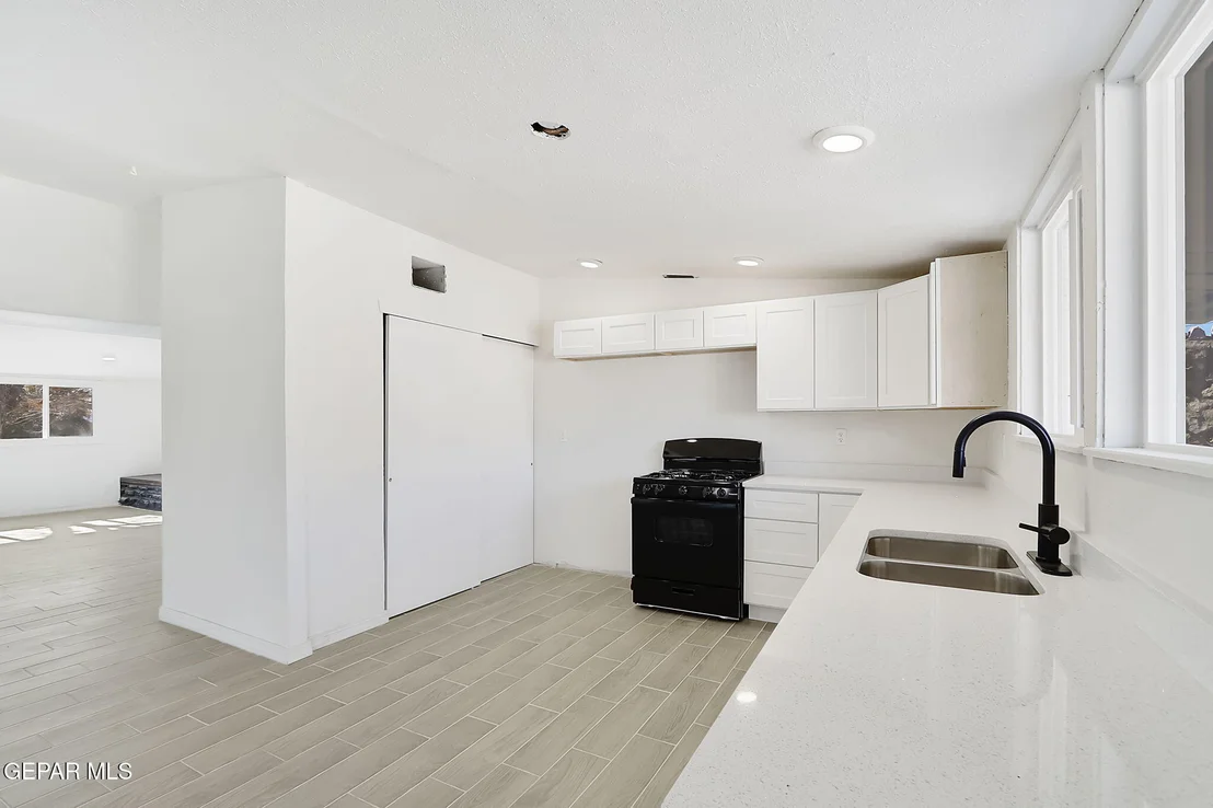 Photo of 5609 MARTIN Lane