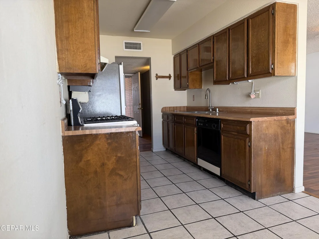 Photo of 1012 ONEIDA Drive