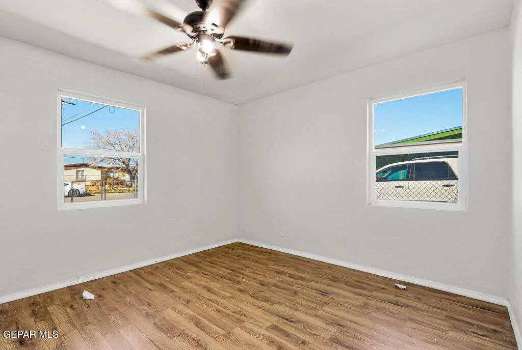 Photo of 5000 MEADE Court