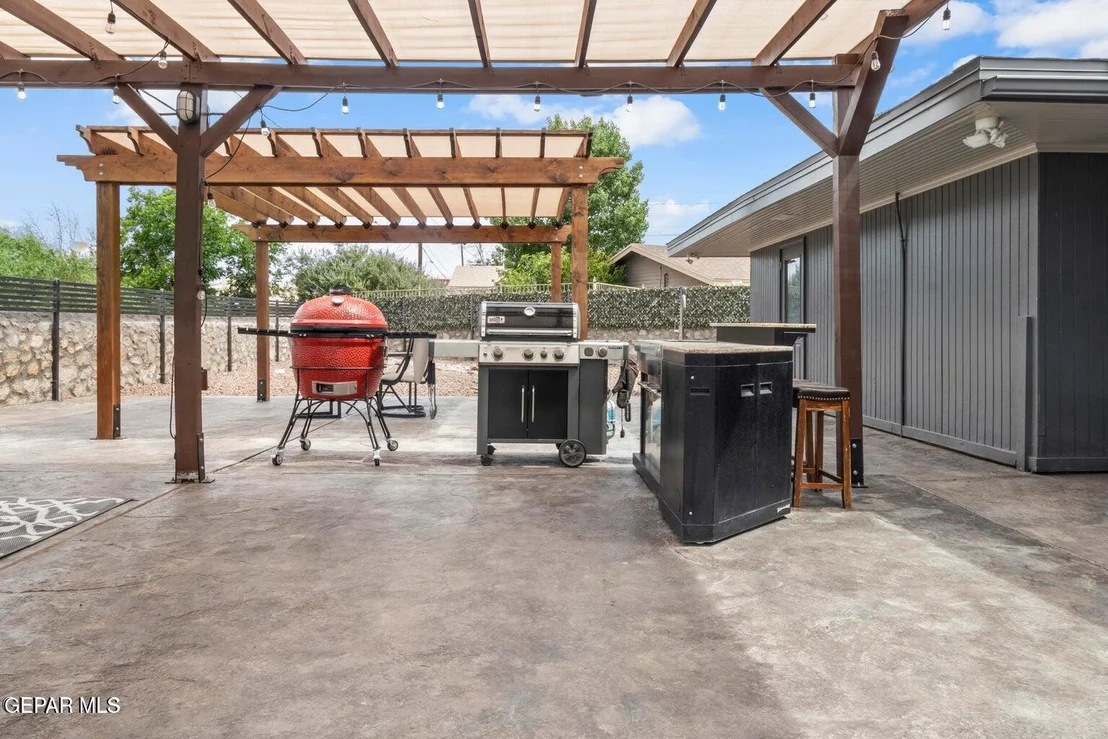 Photo of 409 SPRINGHILL Circle