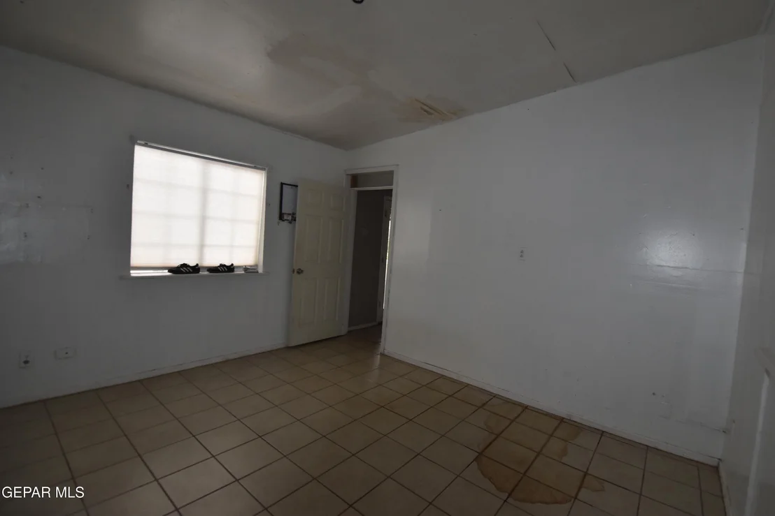 Photo of 8141 KIELY Road