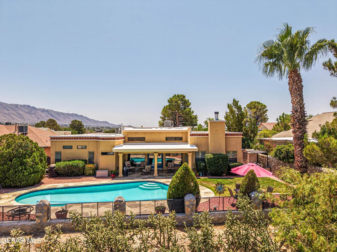 Photo of 7225 Rochester Drive