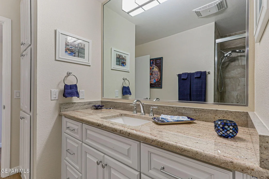 Photo of 717 LIVE OAK Drive