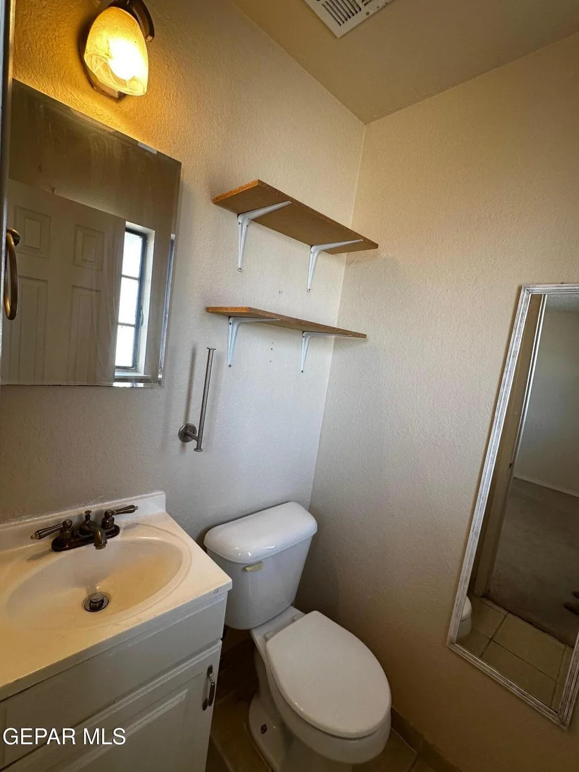 Photo of 8124 BURNHAM Road