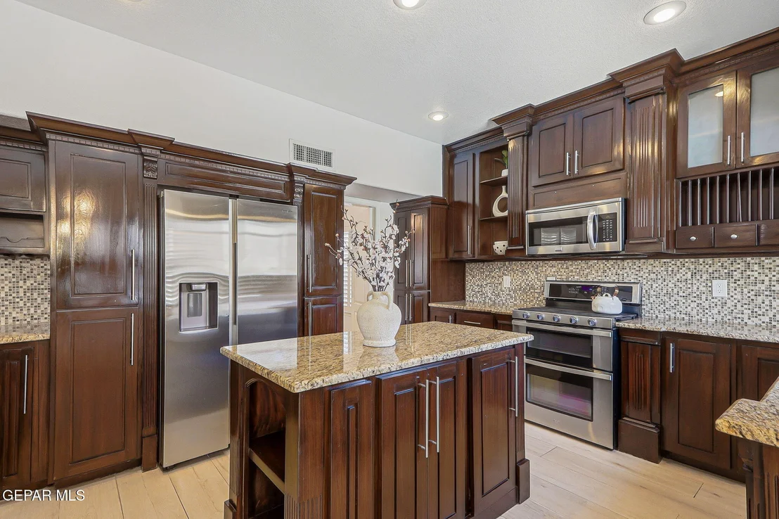 Photo of 6633 WIND RIDGE Drive