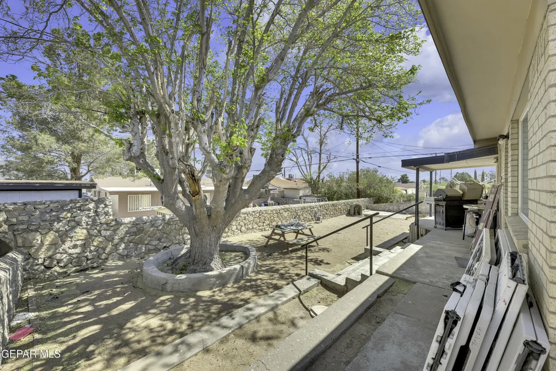 Photo of 9601 Selkirk Drive