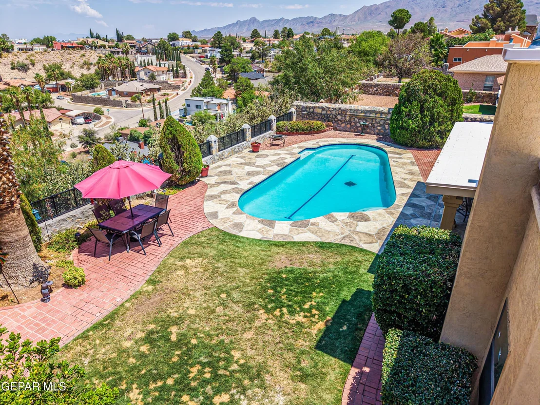 Photo of 7225 Rochester Drive