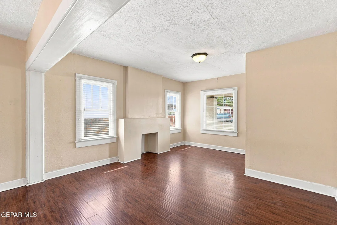 Photo of 3010 LEBANON Avenue