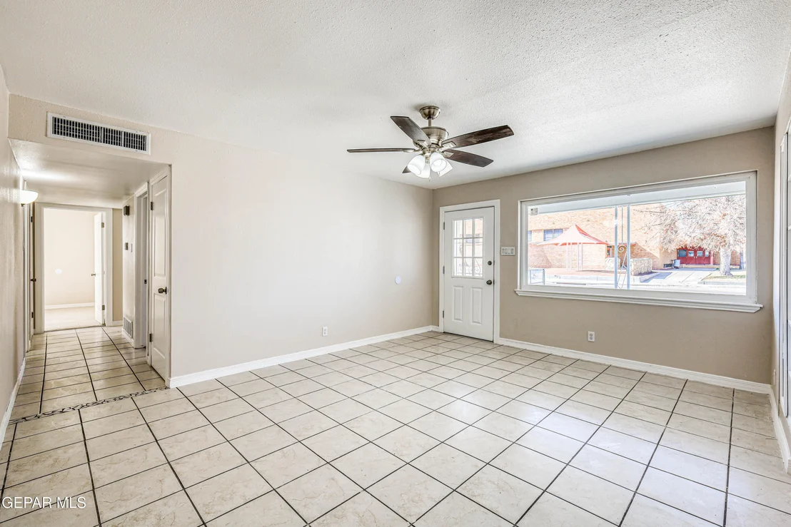Photo of 424 Indian Place