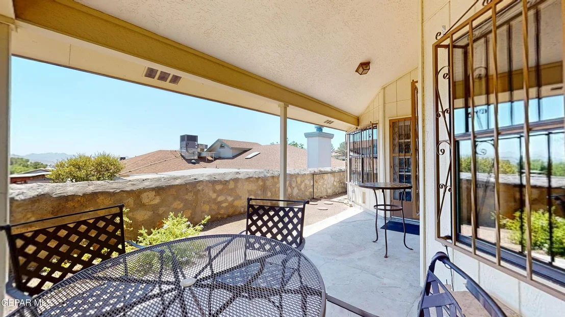 Photo of 724 CHELTENHAM Drive