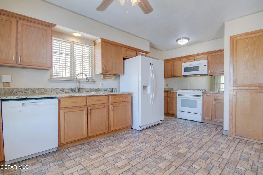 Photo of 5649 LONGVIEW Circle