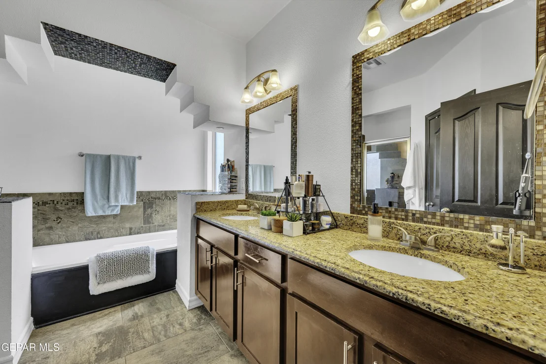 Photo of 5649 VALLEY MAPLE Drive