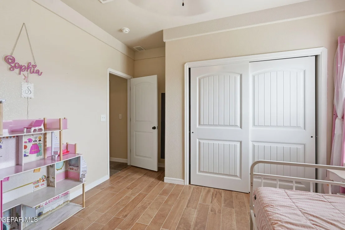Photo of 14213 FABLED POINT Avenue