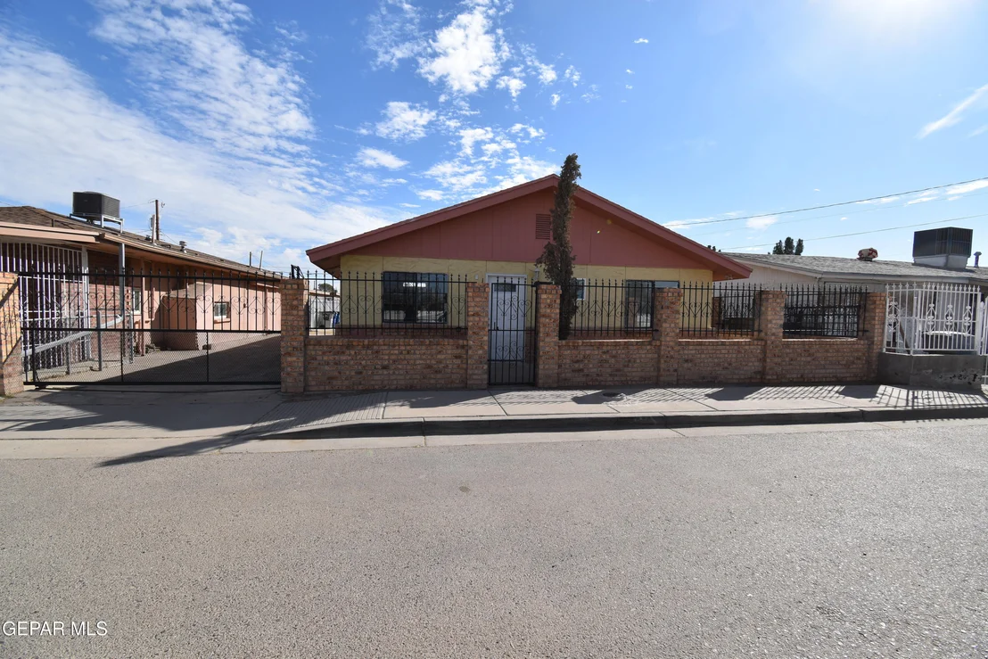 Photo of 321 APODACA Place