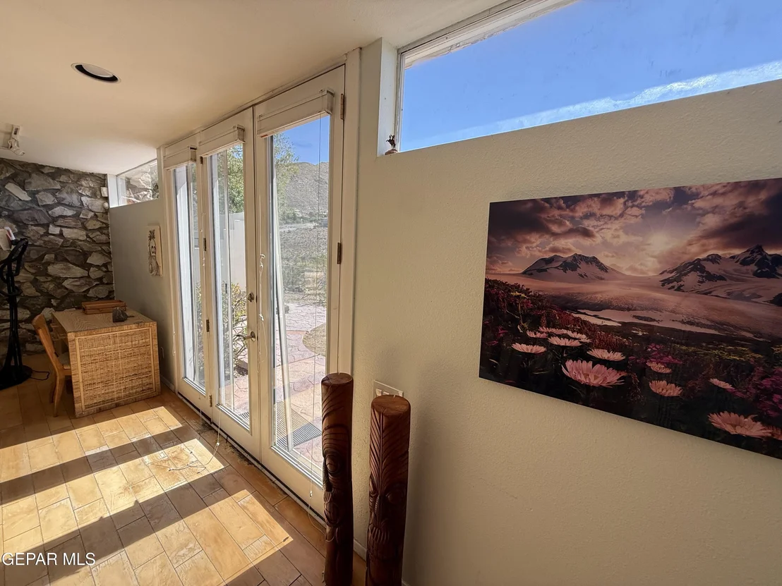 Photo of 912 THUNDERBIRD Drive