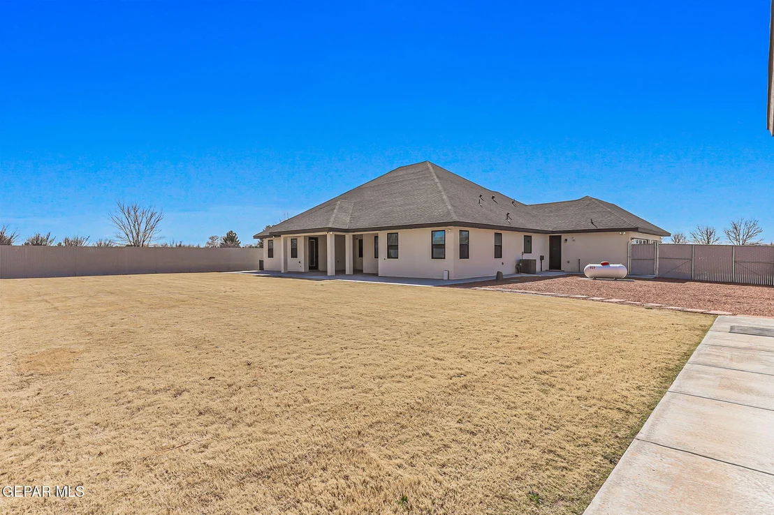Photo of 12329 SUGDEN Road
