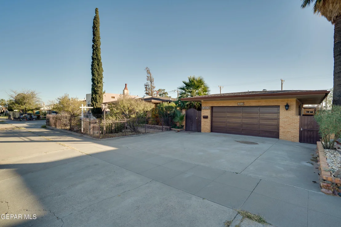 Photo of 3030 Aurora Avenue