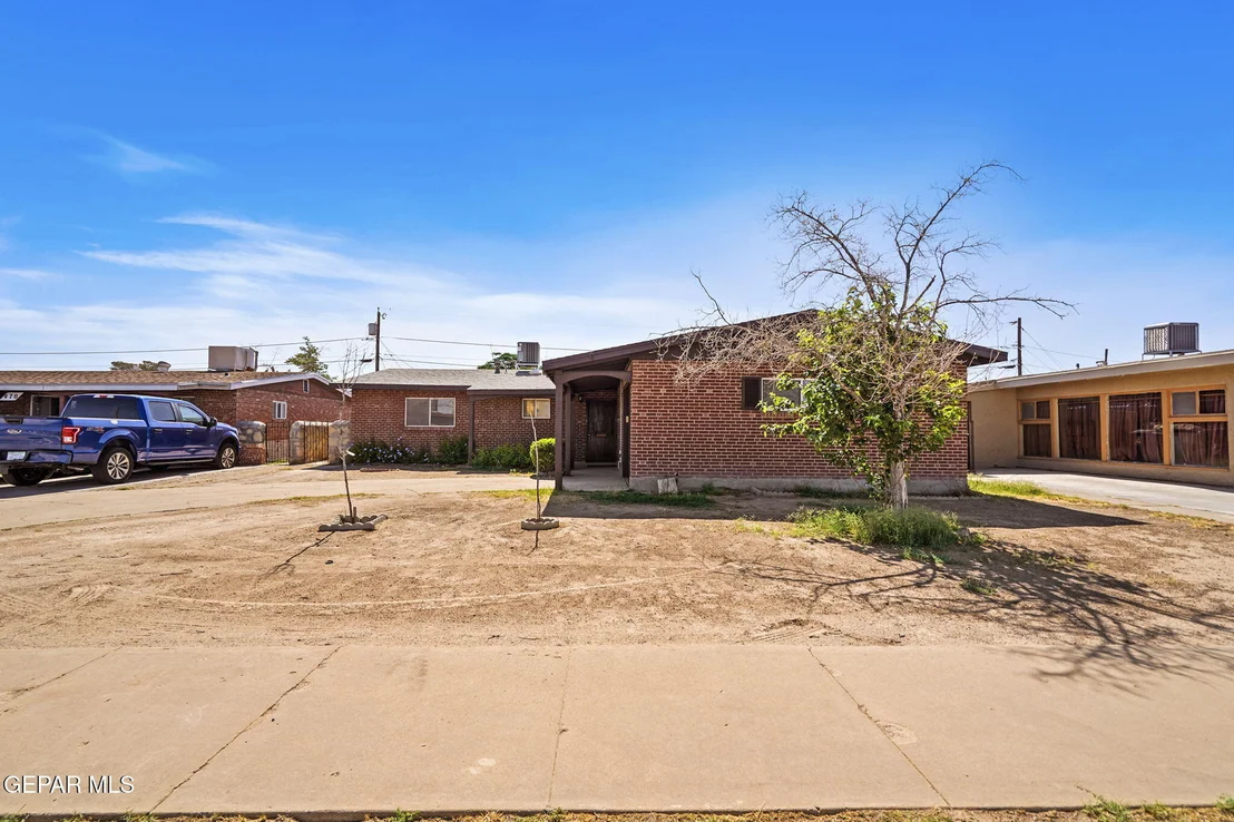 Photo of 468 BORRETT Street