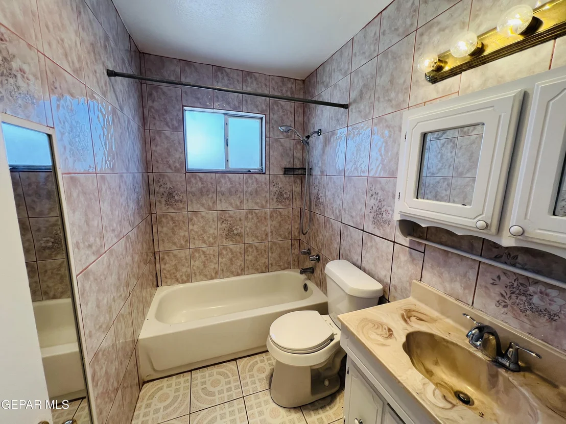Photo of 10364 WINDSOR Drive