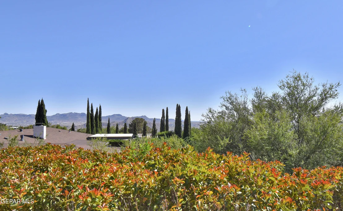 Photo of 849 River Oaks Drive