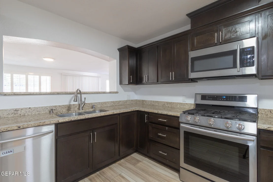 Photo of 14829 KINGSTON Road
