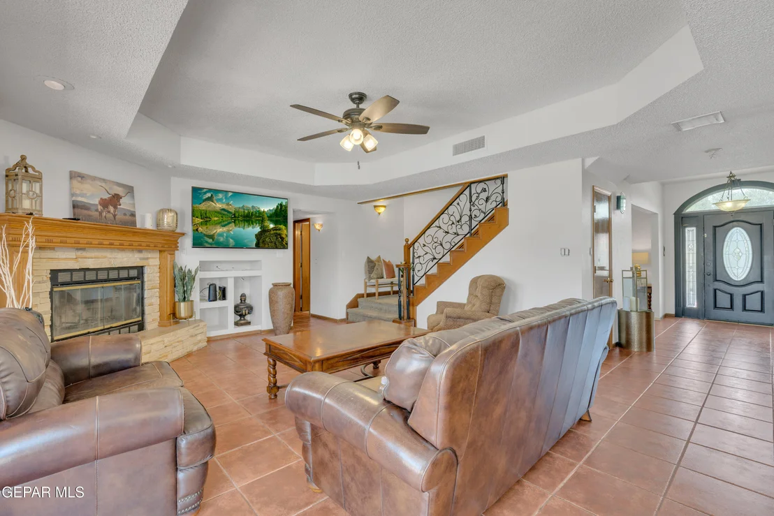 Photo of 2121 GREENLEE Drive