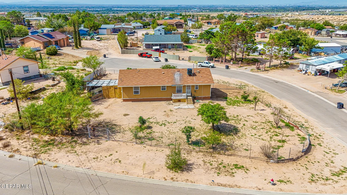 Photo of 1551 SEMINOLE Drive