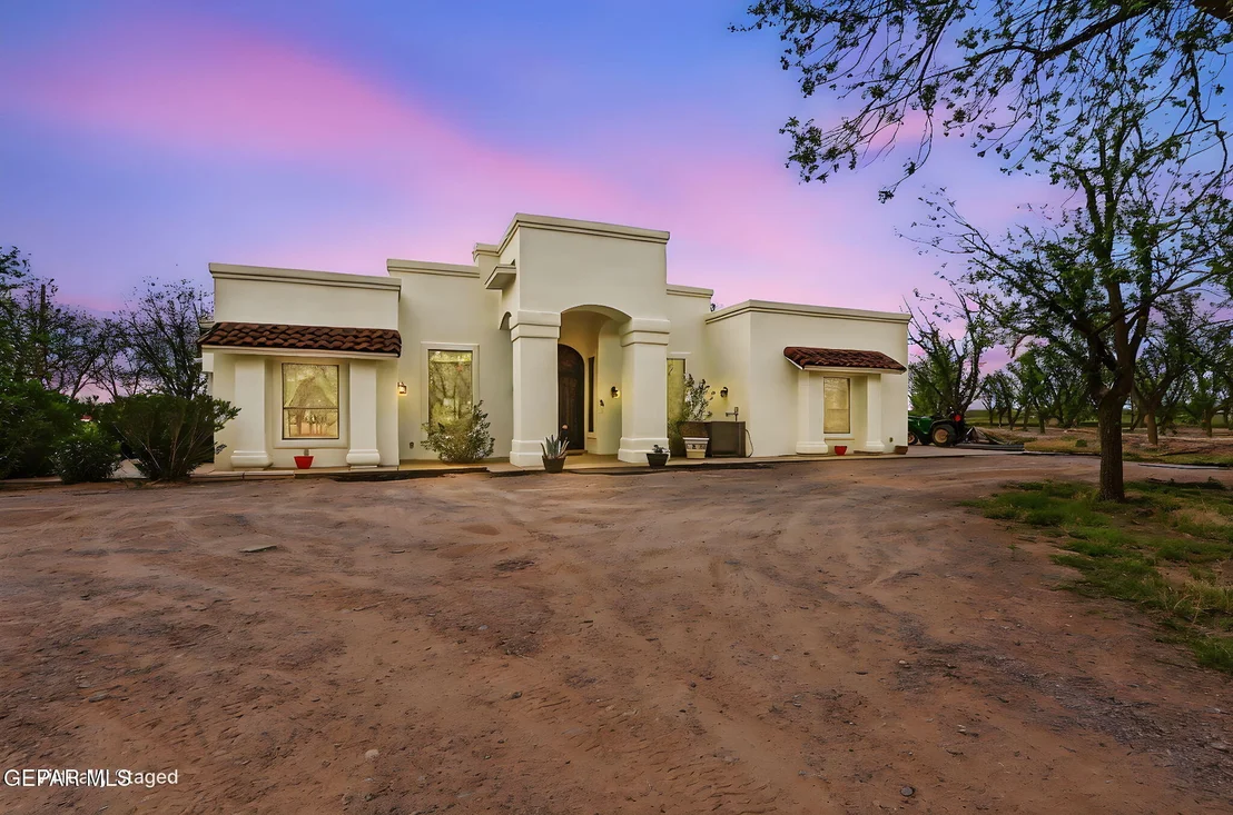 Photo of 617 WALLACE Road
