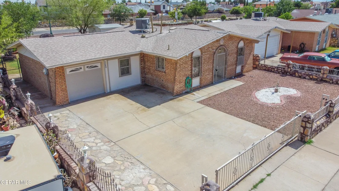 Photo of 5649 LONGVIEW Circle
