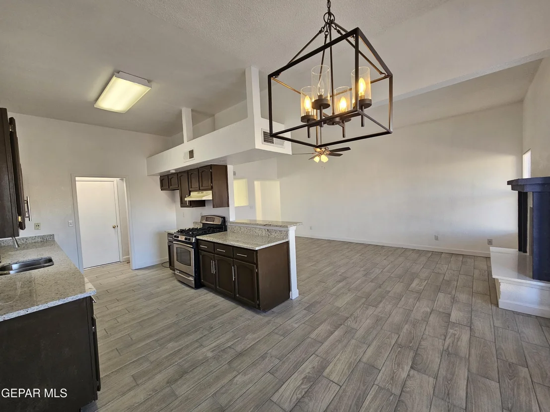 Photo of 2155 SUN MANOR Drive