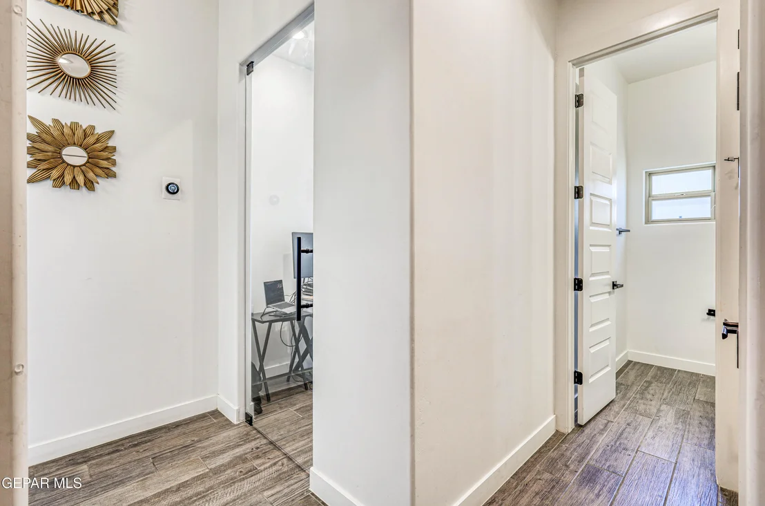 Photo of 5620 RIVER RUN Street