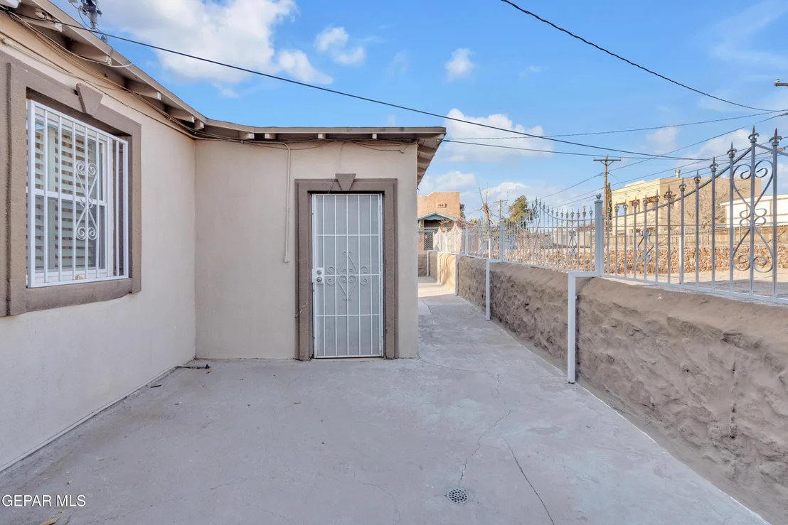Photo of 800 Raynolds Street
